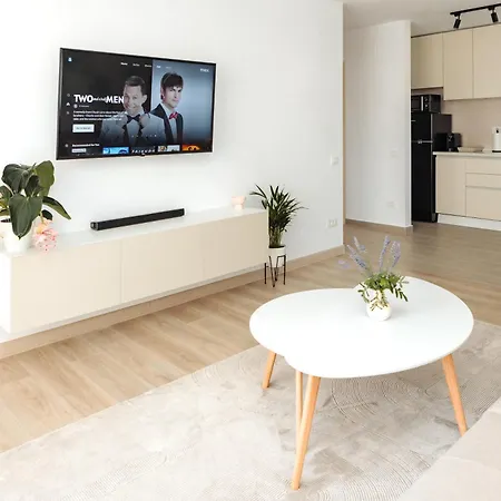 Urban Retreat Carpatilor בראשוב