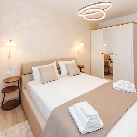 Urban Retreat Carpatilor * Брашов